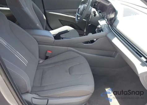 2024 Hyundai Elantra Sel from USA, damaged, VIN KMHLM4DGXRU640153